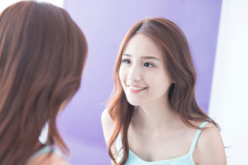 lookin into my own eyes